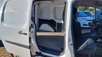 Renault Kangoo Blue dCi 95CV Express Maxi Combi Ice Plus (18)