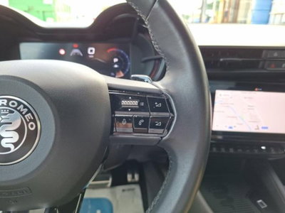 Alfa Romeo Junior 1.2 ibrida Speciale 145cv edct6 (14)