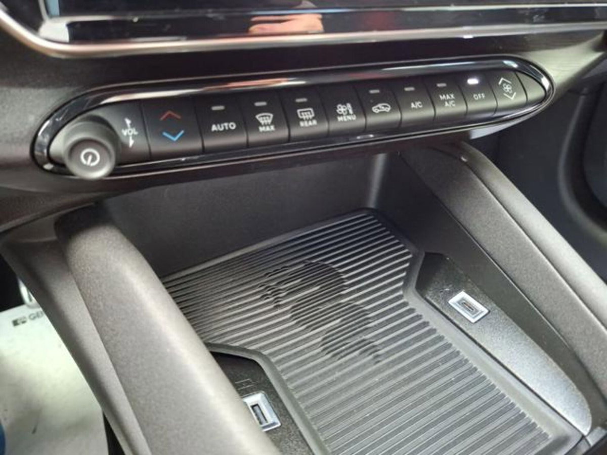 Alfa Romeo Junior 1.2 ibrida Speciale 145cv edct6 (18)