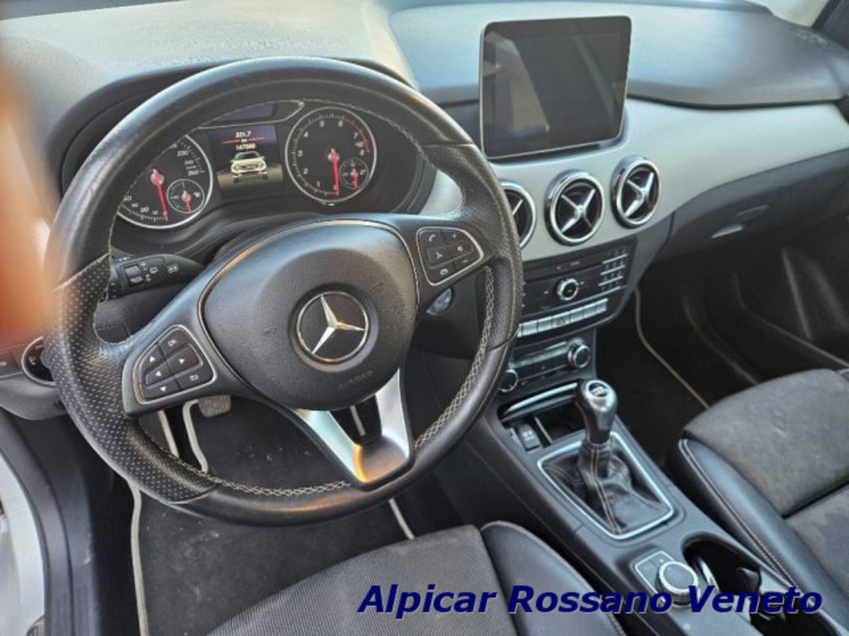 Mercedes-Benz Classe B 180 Premium (11)