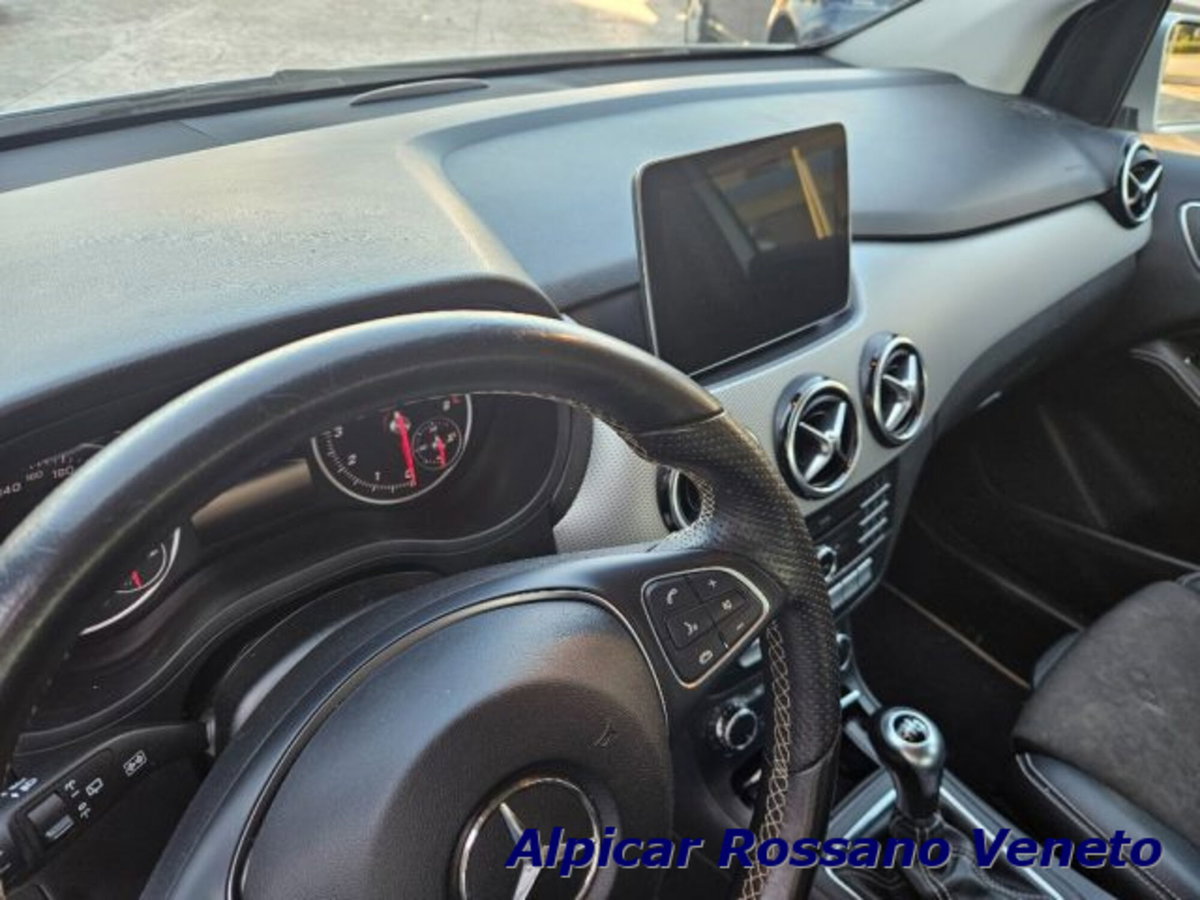 Mercedes-Benz Classe B 180 Premium (13)