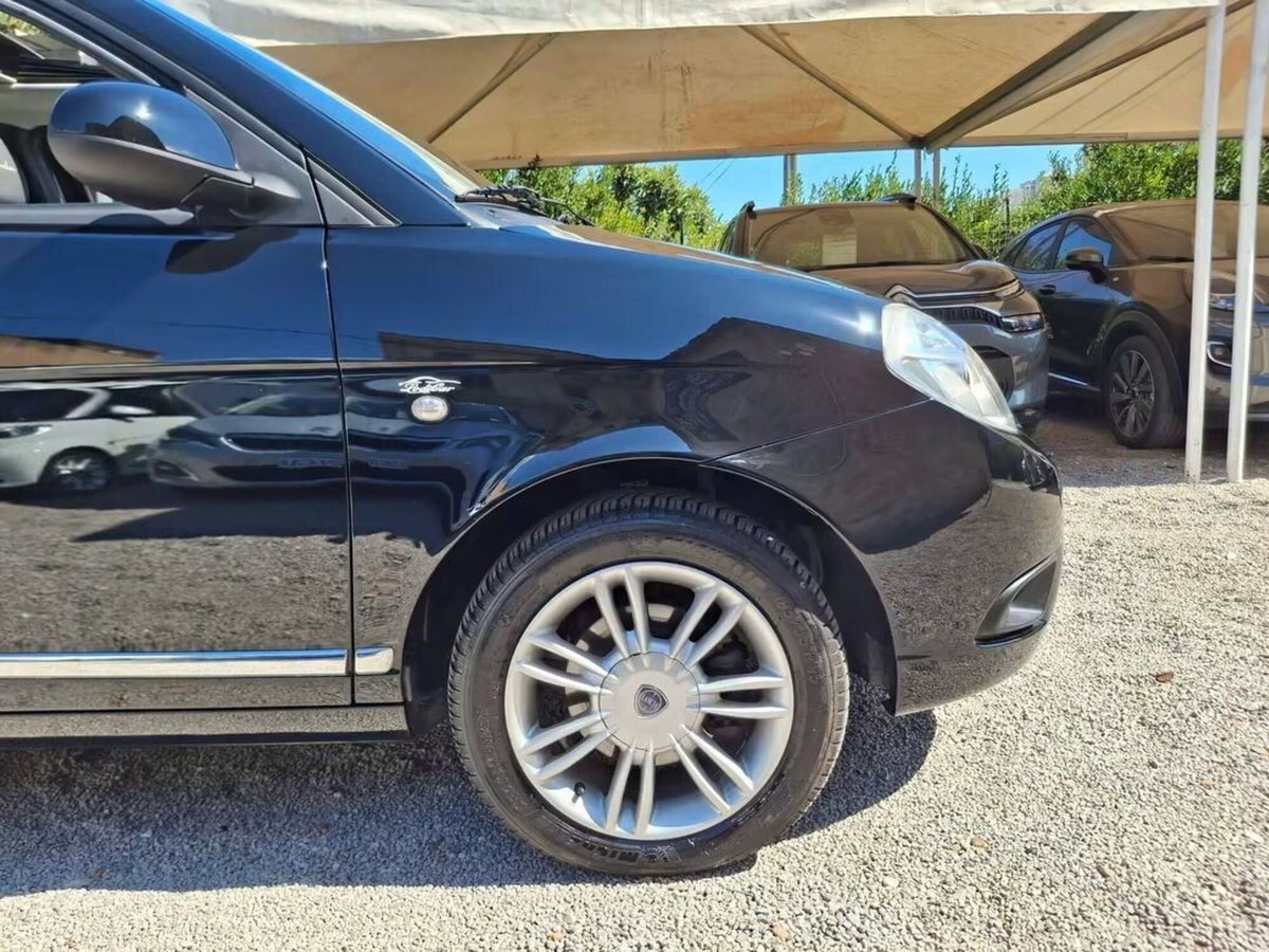 Lancia Ypsilon 1.3 MJT 16V 95 CV 5 porte S&S Platinum (11)