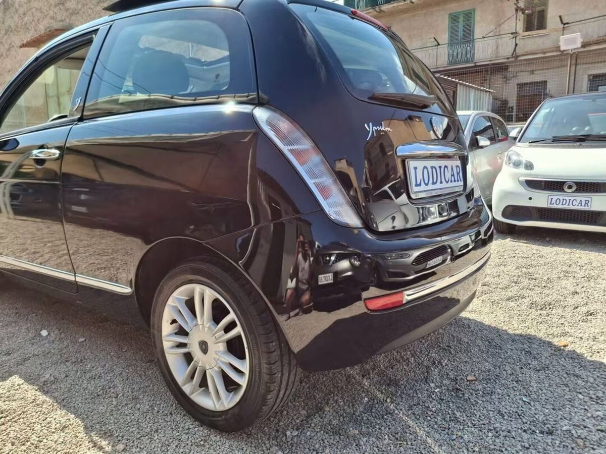 Lancia Ypsilon 1.3 MJT 16V 95 CV 5 porte S&S Platinum (9)