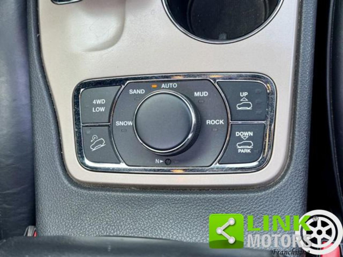 Jeep Grand Cherokee 3.0 V6 CRD 250 CV Multijet II Summit (16)