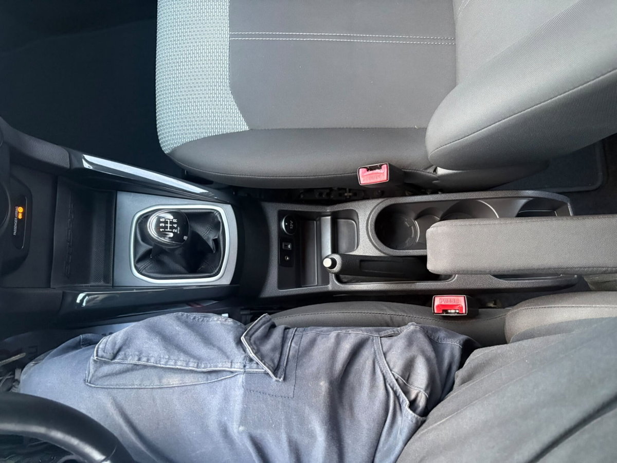 Ford EcoSport 1.5 TDCi 95 CV Titanium S (15)