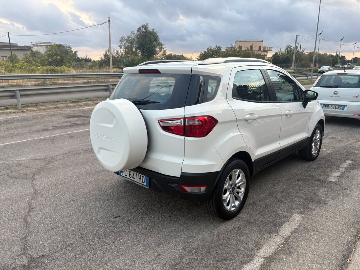 Ford EcoSport 1.5 TDCi 95 CV Titanium S (5)