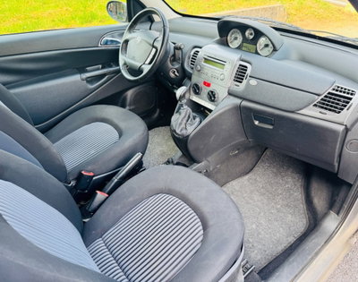 Lancia Ypsilon 1.2 Platino (12)