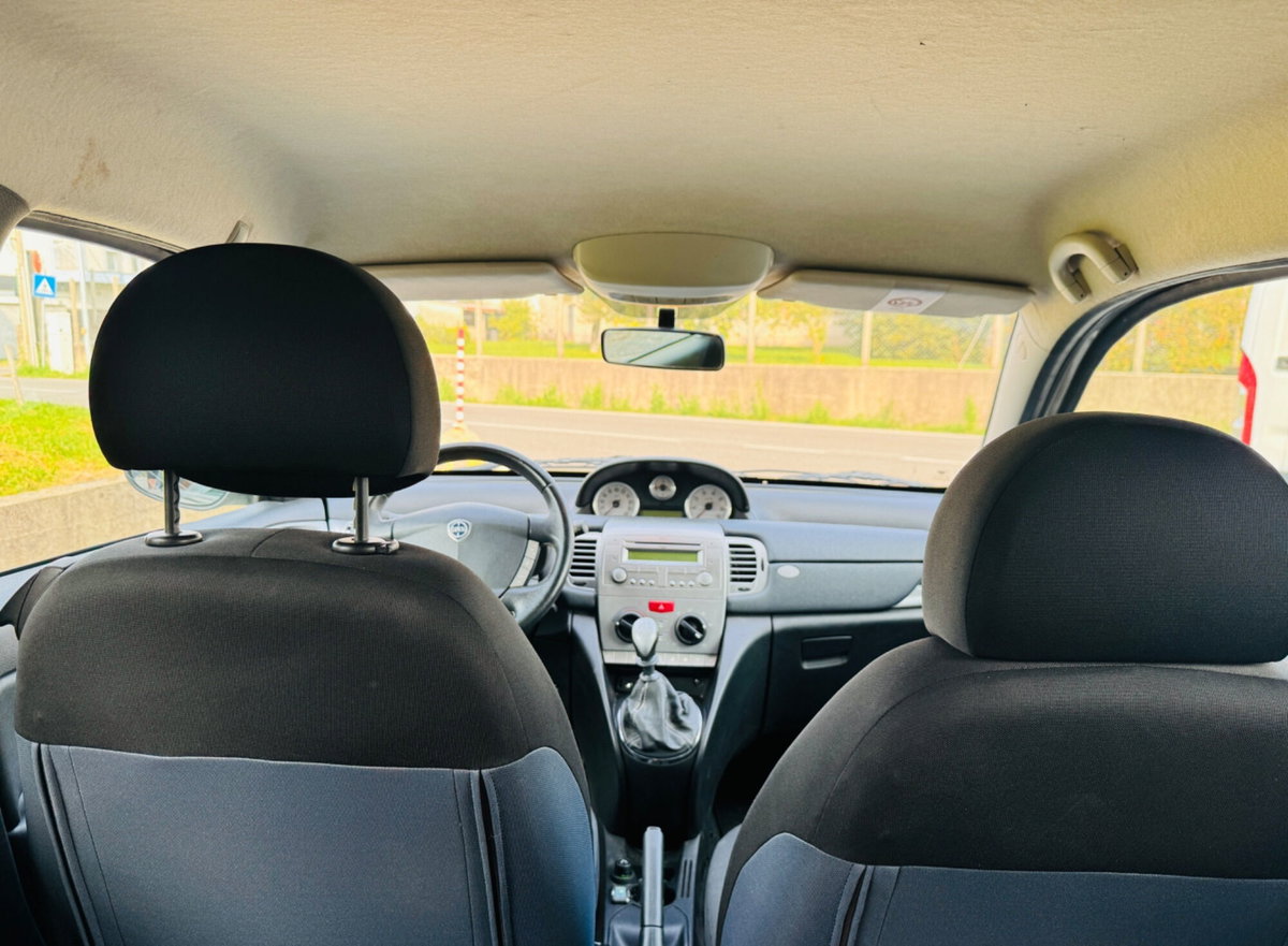 Lancia Ypsilon 1.2 Platino (16)