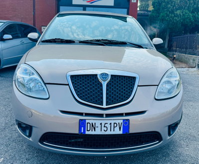 Lancia Ypsilon 1.2 Platino (3)