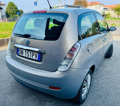 Lancia Ypsilon 1.2 Platino (6)