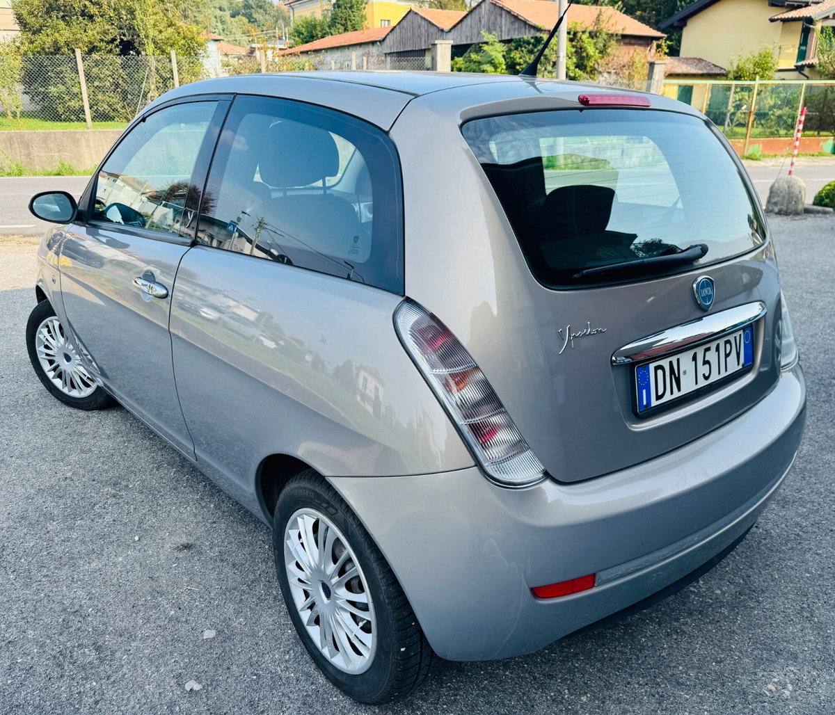 Lancia Ypsilon 1.2 Platino (7)