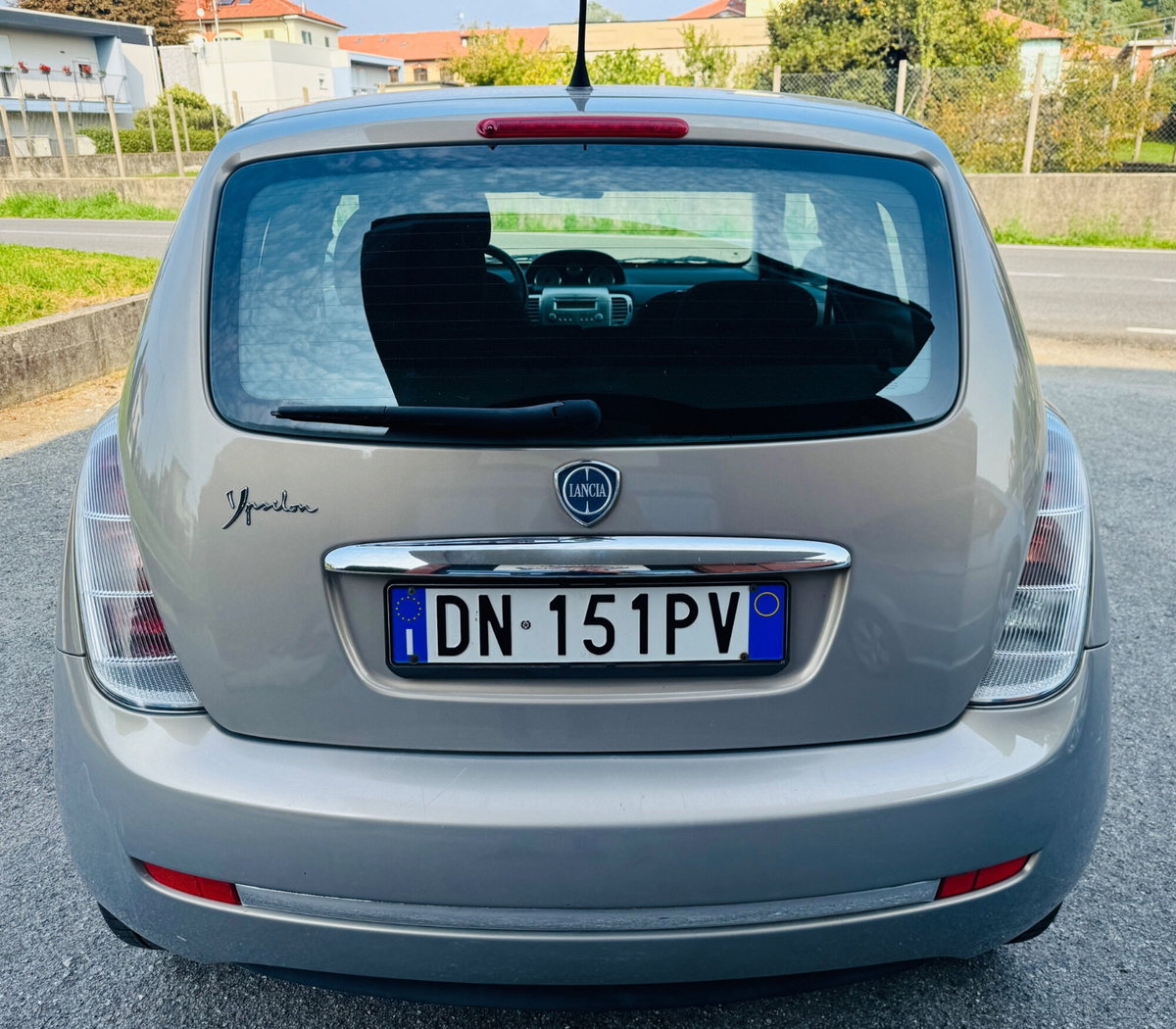 Lancia Ypsilon 1.2 Platino (8)