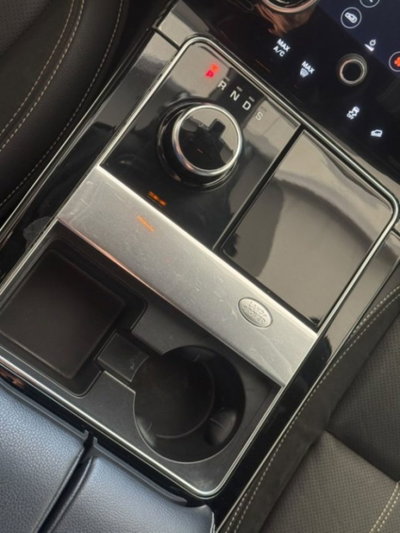 Land Rover Range Rover Velar 2.0D I4 240 CV R-Dynamic S (17)