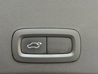 Volvo XC40 D4 AWD Geartronic R-design (8)