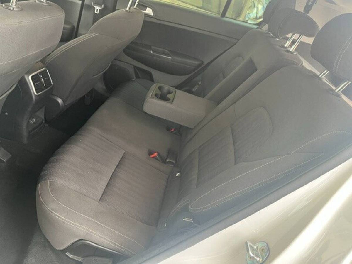 Kia Sportage 1.7 CRDI 2WD Cool (12)