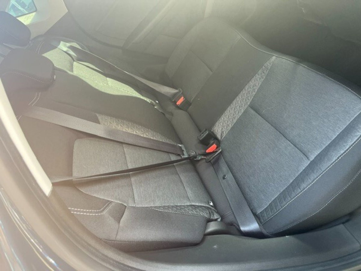 Renault Captur Full Hybrid E-Tech 145 CV Rive Gauche (12)