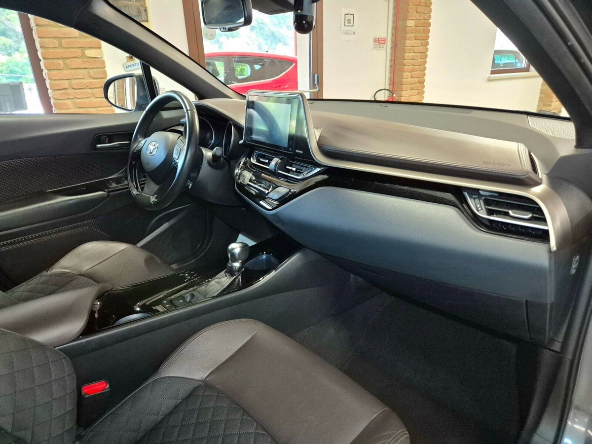 Toyota Toyota C-HR 1.8 Hybrid E-CVT Lounge (10)