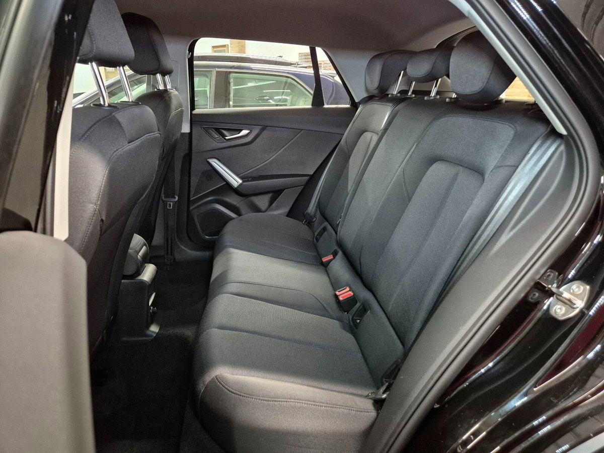 Audi Q2 Q2 30 TFSI Business (9)