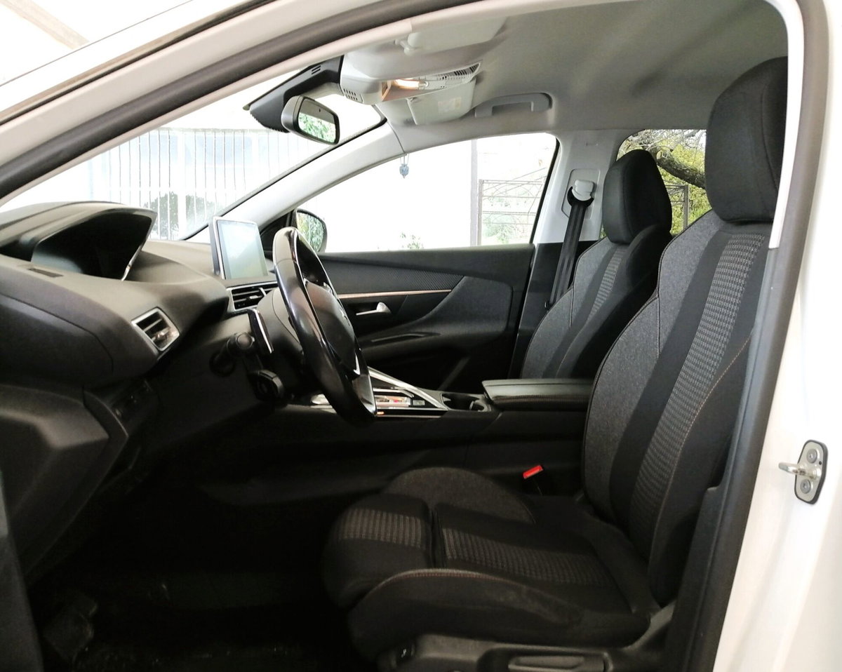 Peugeot 3008 BlueHDi 130 S&S Allure (2)