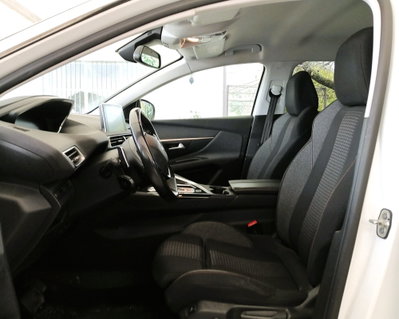 Peugeot 3008 BlueHDi 130 S&S Allure (2)