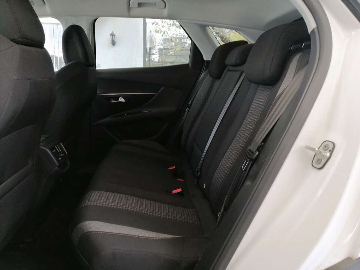 Peugeot 3008 BlueHDi 130 S&S Allure (4)