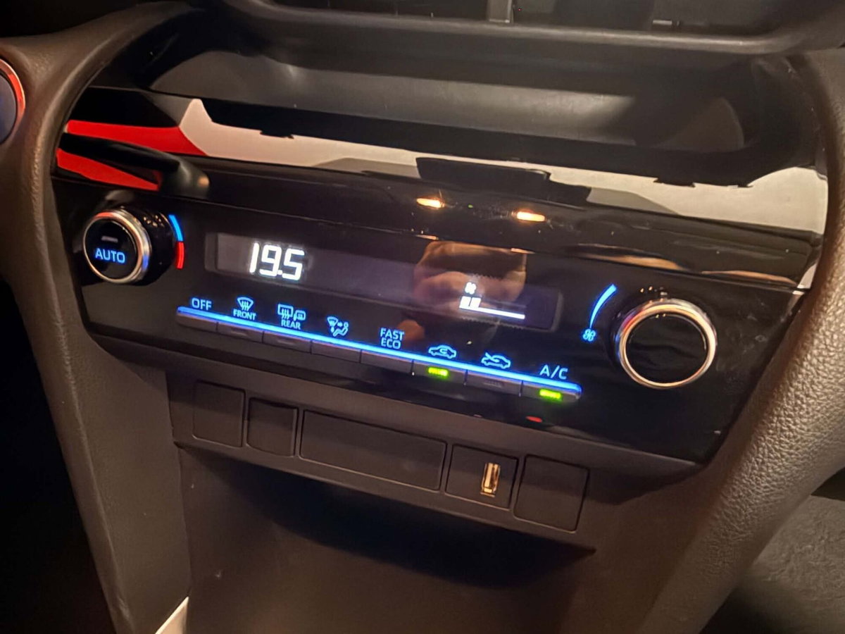 Toyota Yaris Cross 1.5 Hybrid 5p. E-CVT Premiere (12)