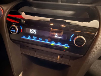 Toyota Yaris Cross 1.5 Hybrid 5p. E-CVT Premiere (12)