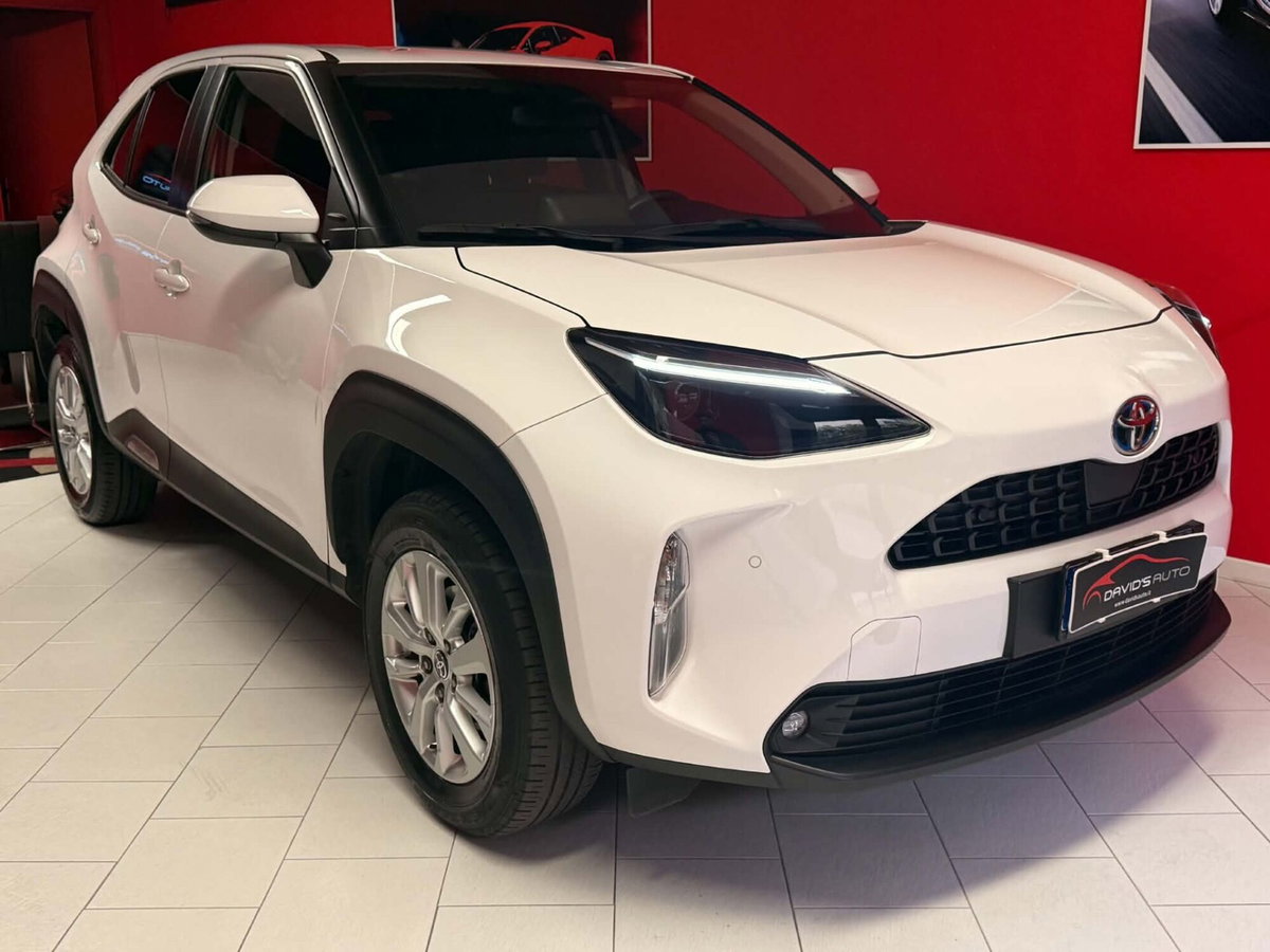 Toyota Yaris Cross 1.5 Hybrid 5p. E-CVT Premiere (2)