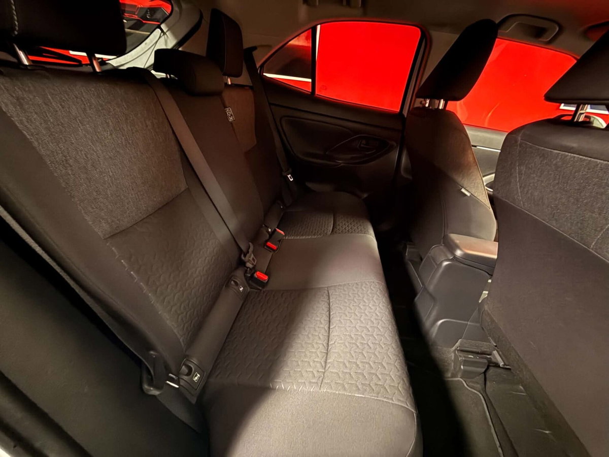 Toyota Yaris Cross 1.5 Hybrid 5p. E-CVT Premiere (5)