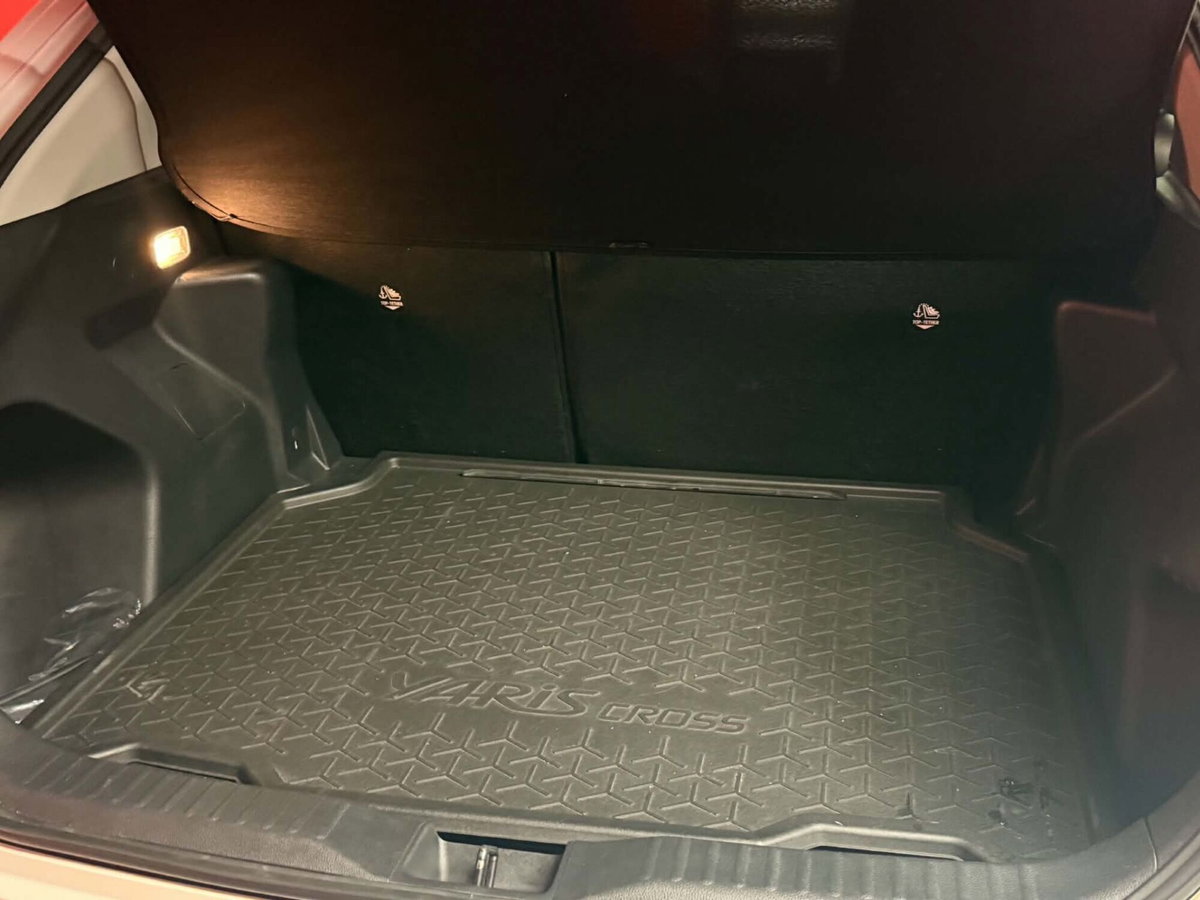 Toyota Yaris Cross 1.5 Hybrid 5p. E-CVT Premiere (9)