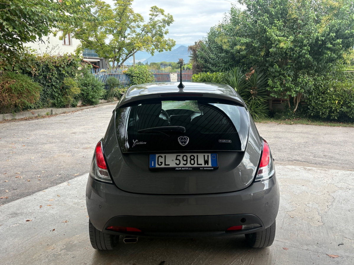 Lancia Ypsilon 1.0 FireFly 5 porte S&S Hybrid Gold Plus (10)