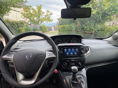 Lancia Ypsilon 1.0 FireFly 5 porte S&S Hybrid Gold Plus (6)