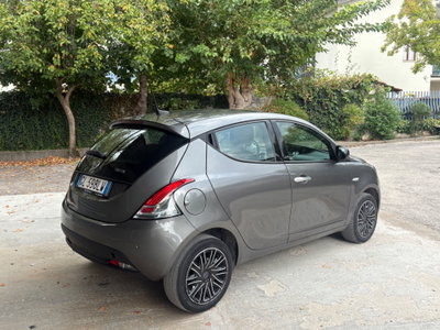 Lancia Ypsilon 1.0 FireFly 5 porte S&S Hybrid Gold Plus (8)