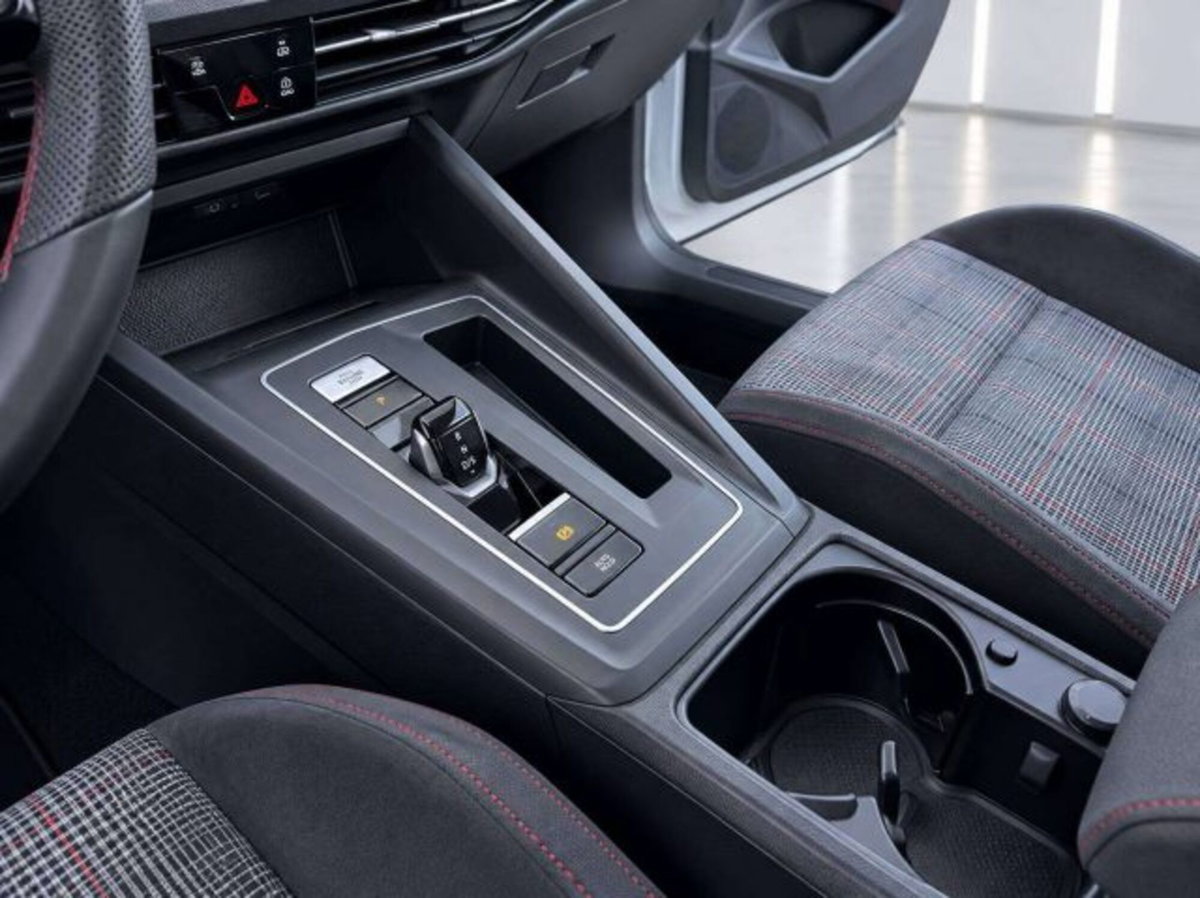 Volkswagen Golf 2.0 tsi GTI MT Ultimate 245cv (10)