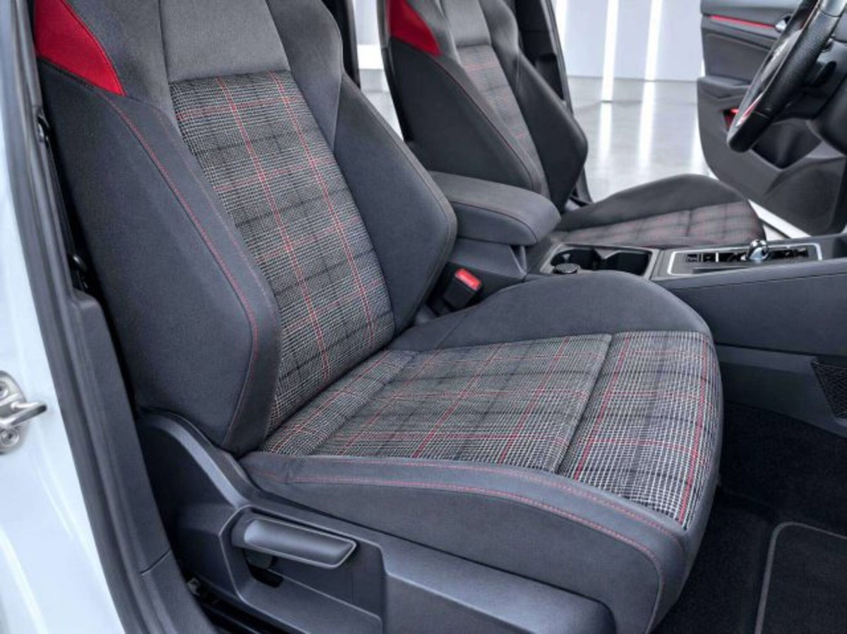 Volkswagen Golf 2.0 tsi GTI MT Ultimate 245cv (11)