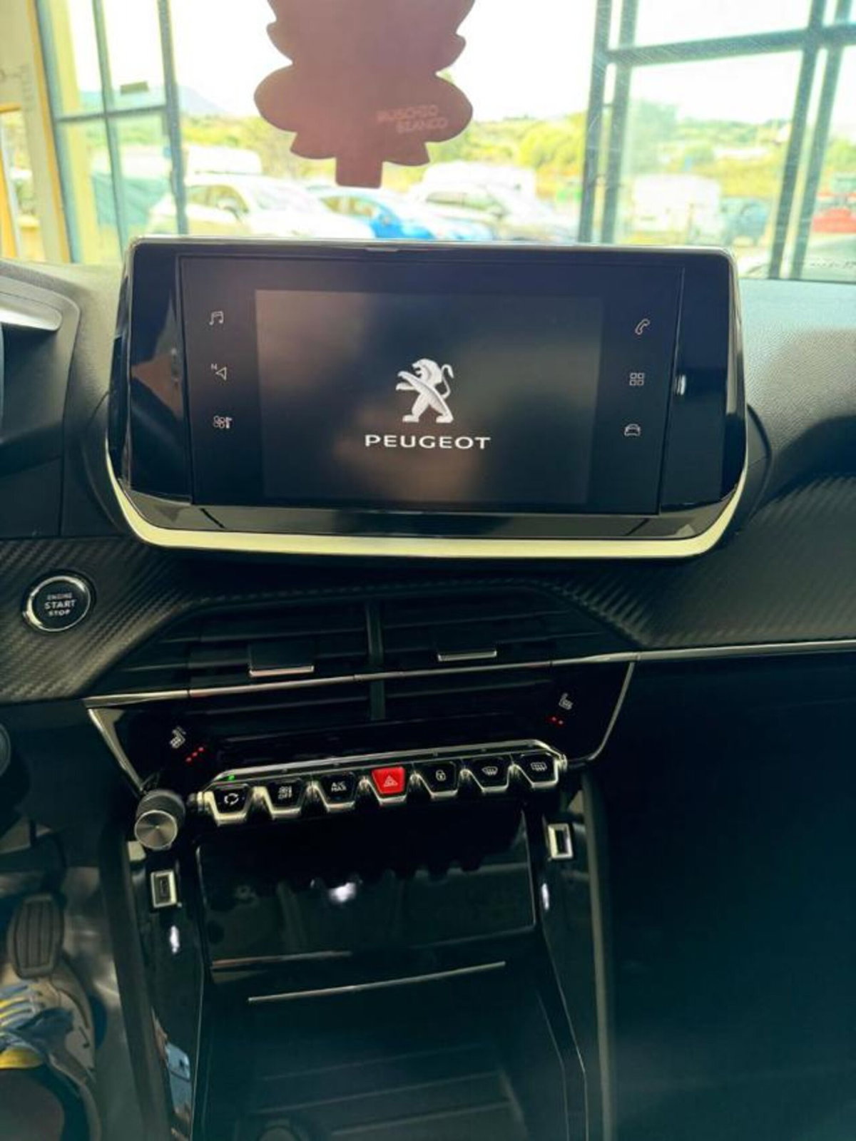 Peugeot 2008 BlueHDi 110 S&S Allure Pack (11)