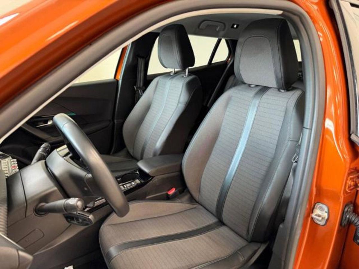 Peugeot 2008 BlueHDi 110 S&S Allure Pack (14)