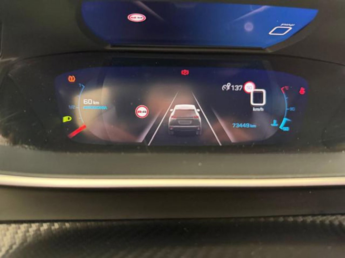 Peugeot 2008 BlueHDi 110 S&S Allure Pack (16)