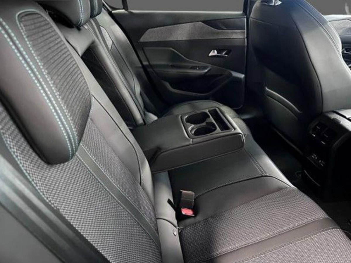 Peugeot 308 BlueHDi 130 S&S Allure (3)