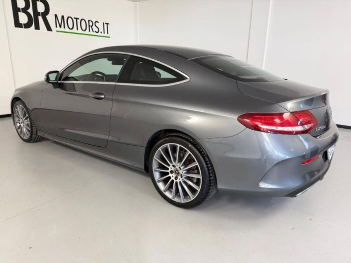 Mercedes-Benz Classe C Coupé 250 d 4Matic Auto Coupé Premium (7)