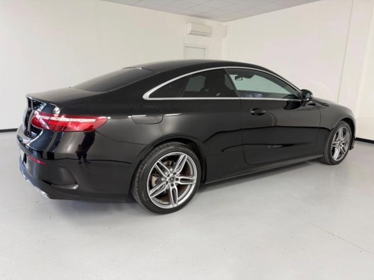 Mercedes-Benz Classe E Coupé 220 d 4Matic Premium (7)