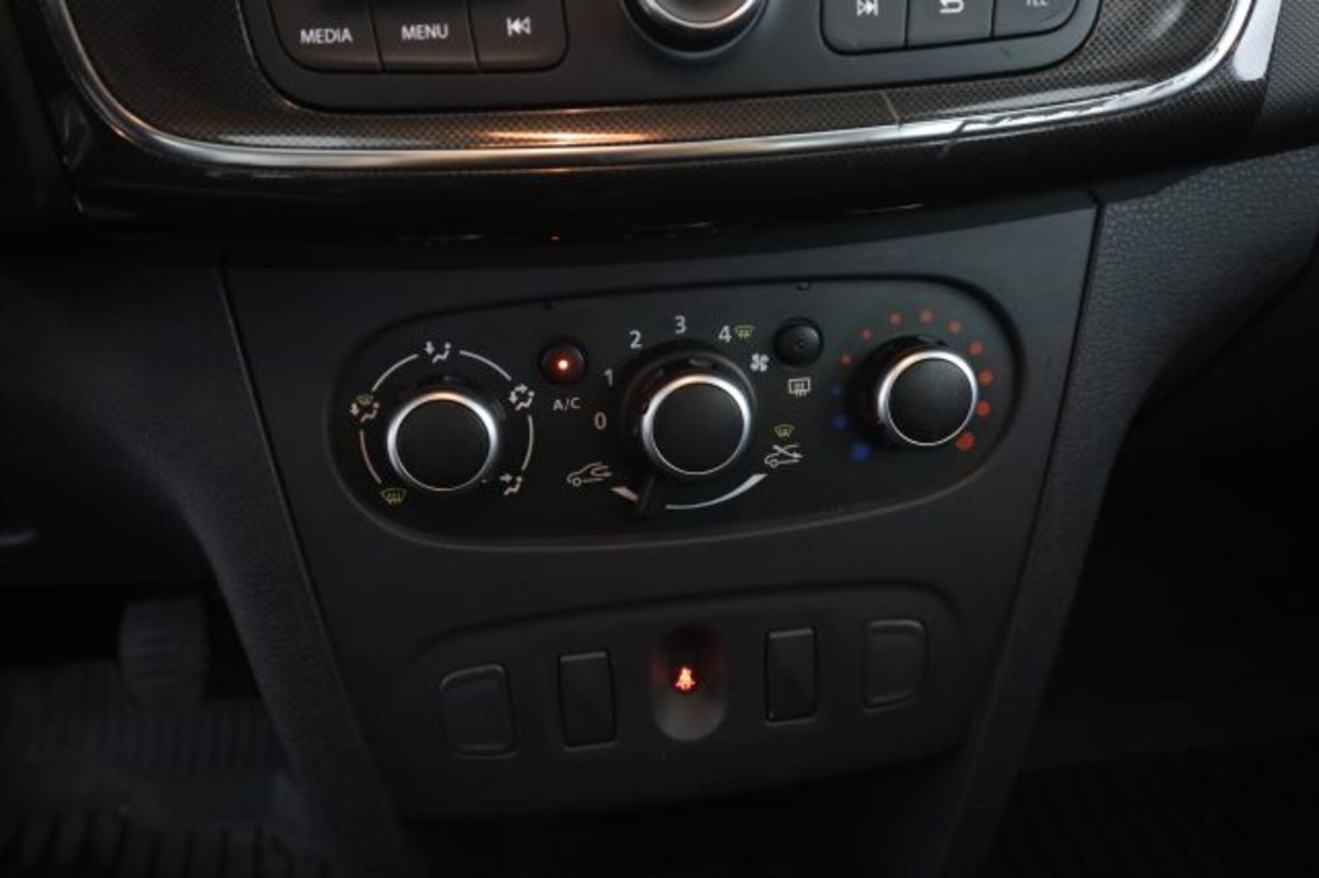 Dacia Logan MCV 1.0 SCe 12V 75CV Essential (9)
