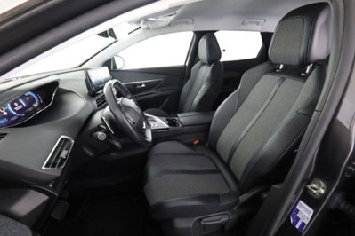 Peugeot 3008 Hybrid 225 e-EAT8 Allure (2)
