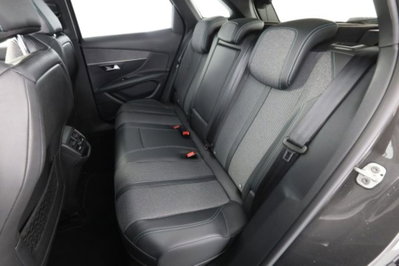Peugeot 3008 Hybrid 225 e-EAT8 Allure (3)