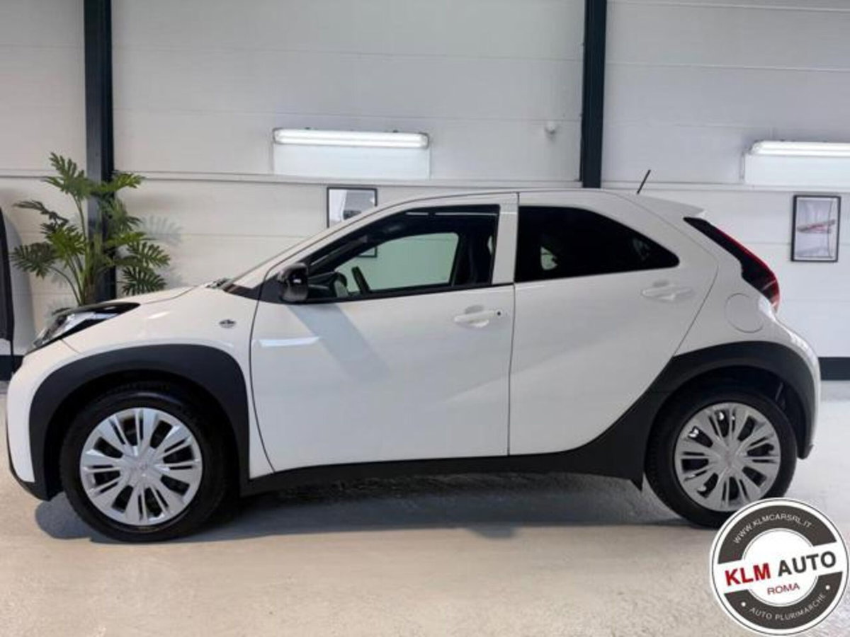 Toyota Aygo X 1.0 VVT-i 72 CV 5 porte Limited Air (6)