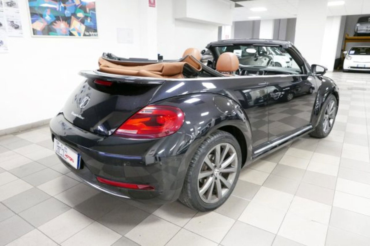 Volkswagen Maggiolino Cabrio 2.0 TDI DSG Design BlueMotion Technology (3)
