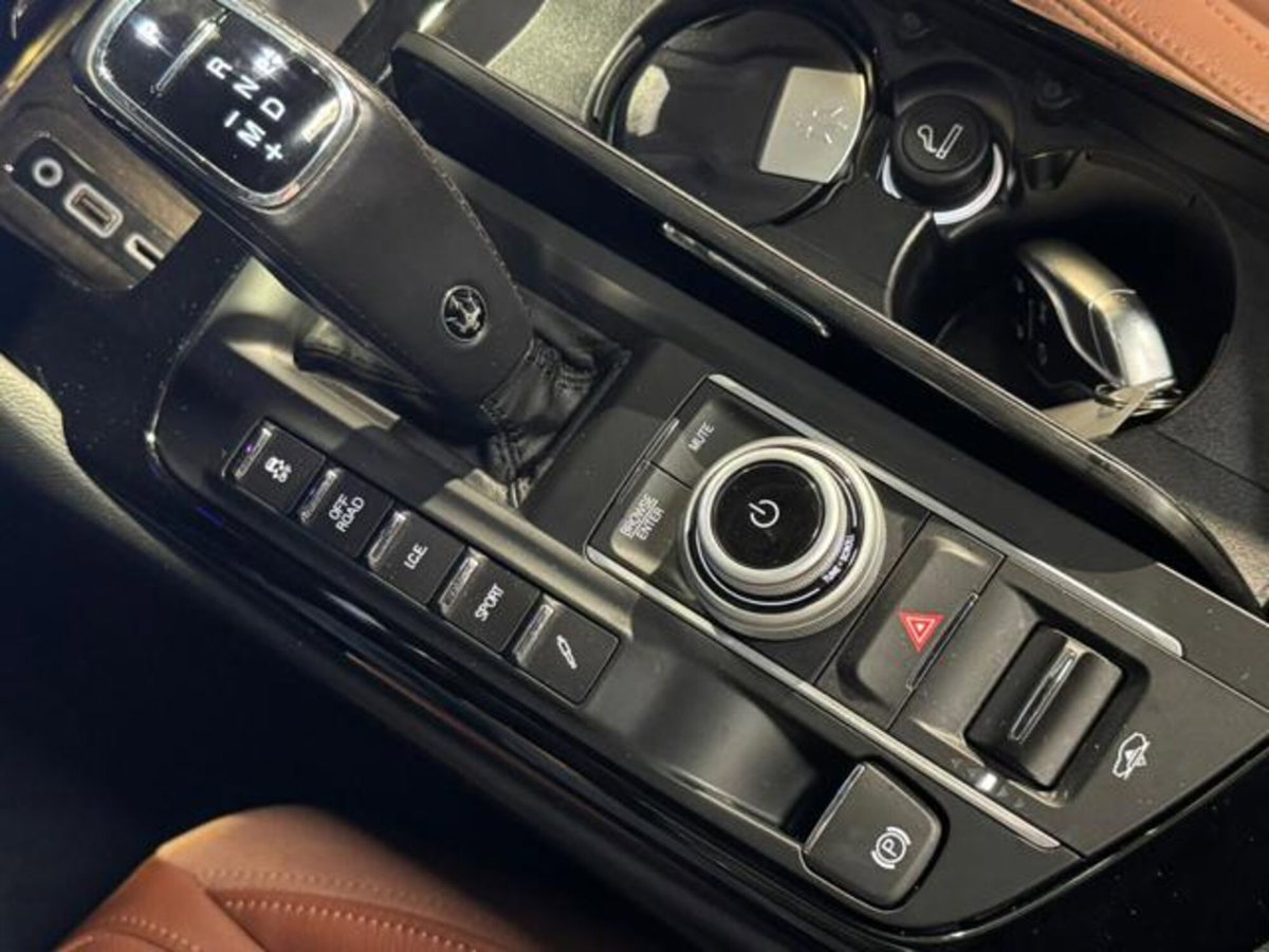 Maserati Levante Levante MHEV 330 CV AWD GT (18)