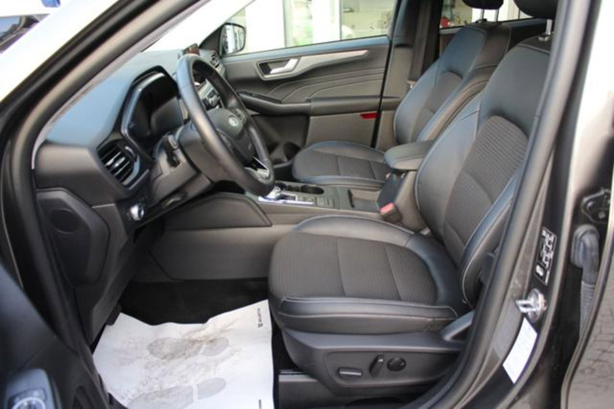 Ford Kuga 2.5 Full Hybrid 190 CV CVT AWD ST-Line X (7)
