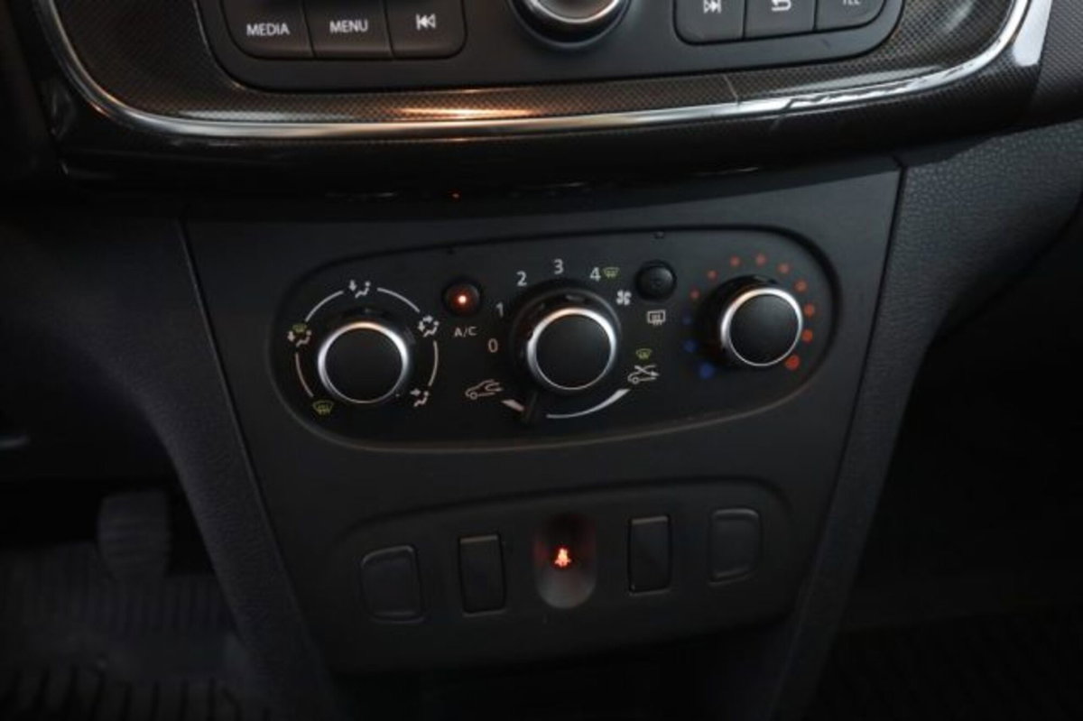 Dacia Logan MCV 1.0 SCe 12V 75CV (9)
