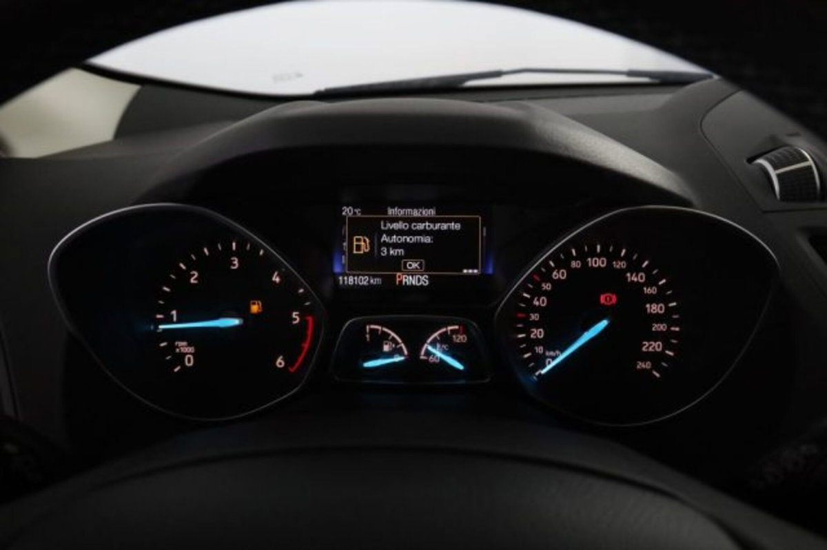 Ford Kuga 1.5 TDCI 120 CV S&S 2WD Powershift Titanium Business (7)
